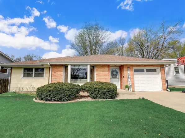 514 Hillcrest Ln, Lindenhurst, IL 60046