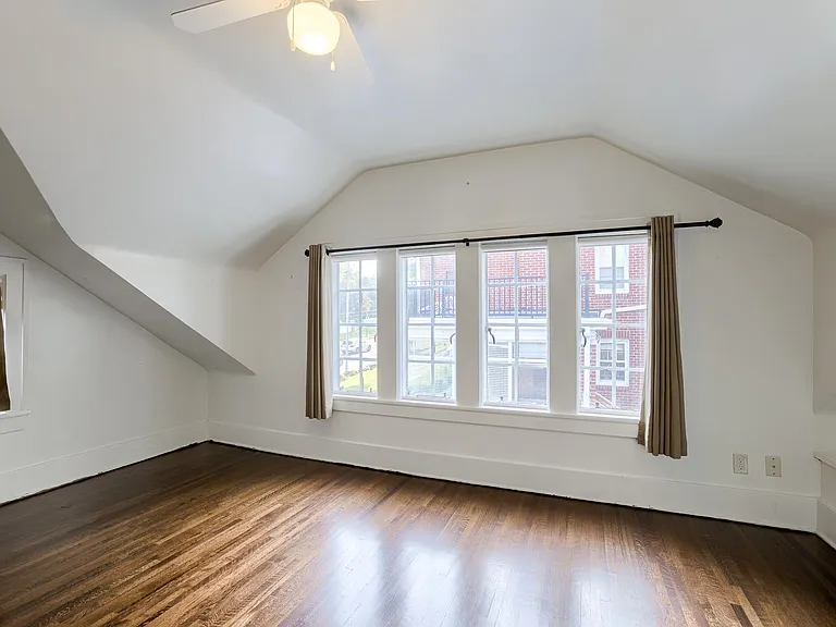 Bedroom Southwest / Study