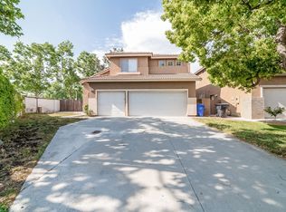 14818 Fox Ridge Dr, Fontana, CA 92336
