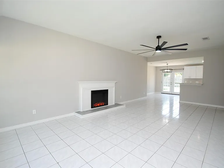 22831 John Rolfe Ln S — Photo 8