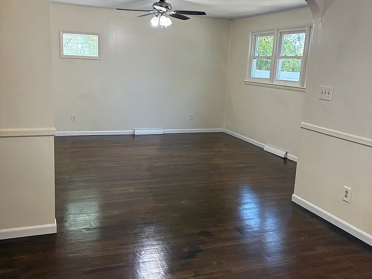 2420 W South St — Photo 16