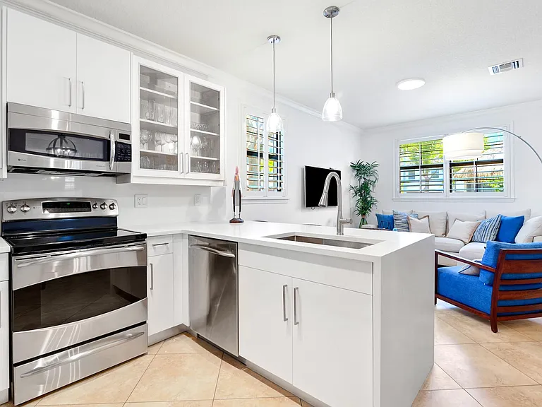 861 S Ocean Blvd — Photo 1