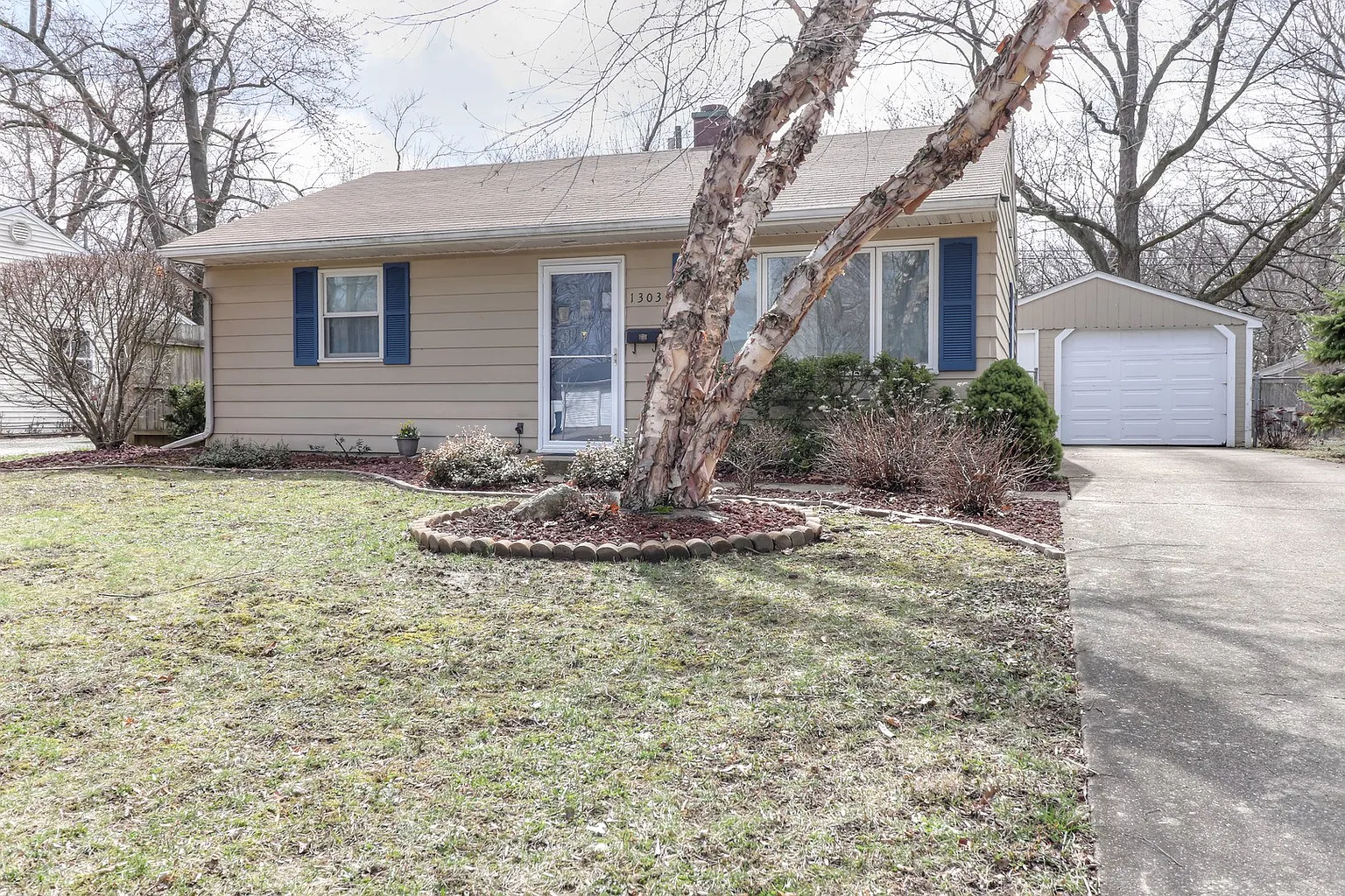 1303 Briarcliff Dr photo 1