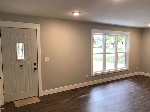 3rd image of 3505 Algonquin Dr
