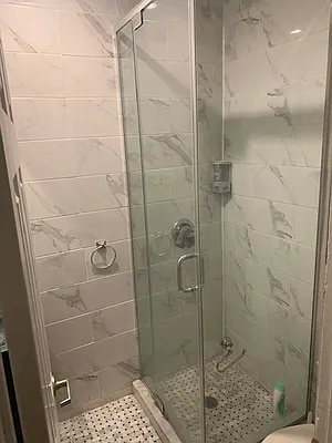 Rented by Salon Realty Corp | media 9