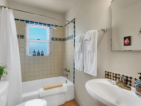 5th image of 2426 N Forgeus Ave