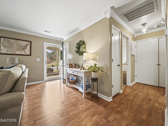 5th image of 4824 Katia Ln