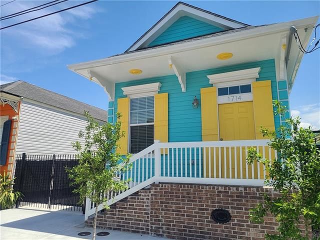1st image of 1714 Urquhart St