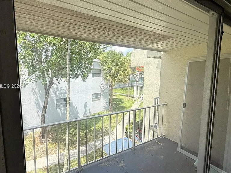 415 Executive Center Dr #203 — Photo 24