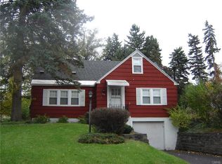 204 Falstaff Rd, Syracuse, NY 13214