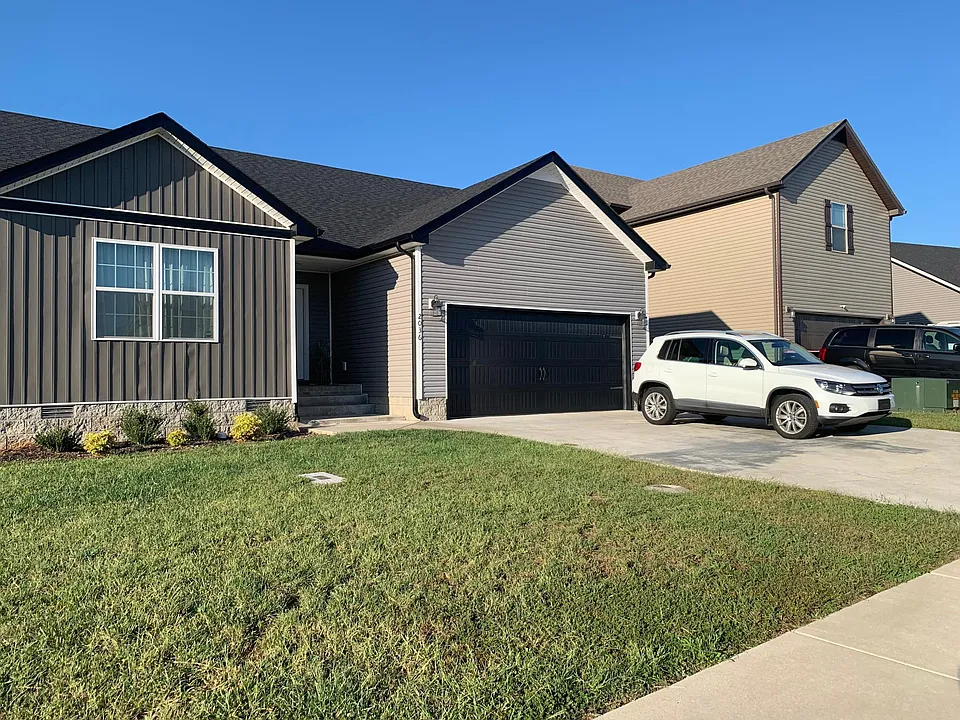 452 Autumn Dr