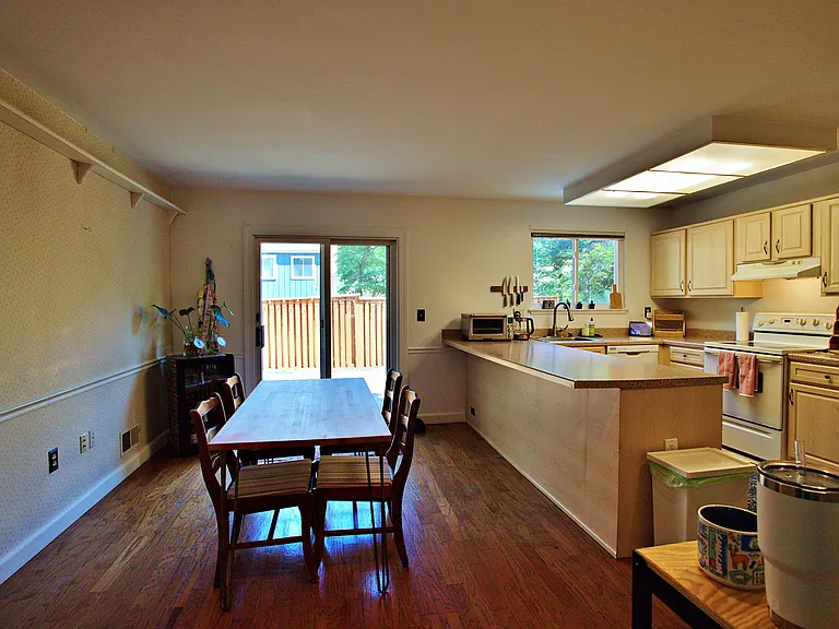 1450 Greenmont Ct — Photo 8