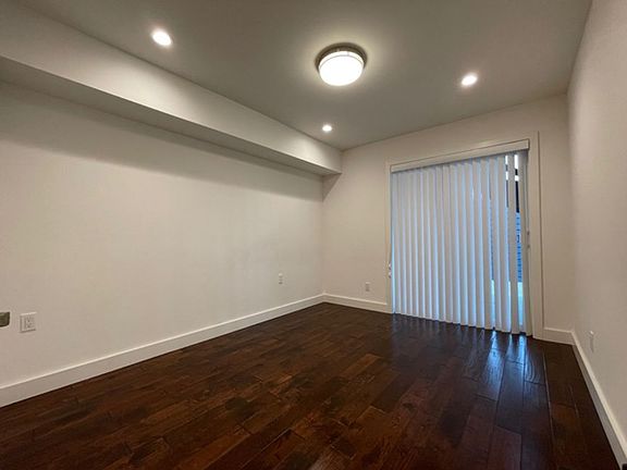 5th image of 938 Ingerson Ave APT B