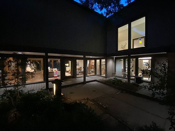 5th image of 9904 Lakeshore Dr