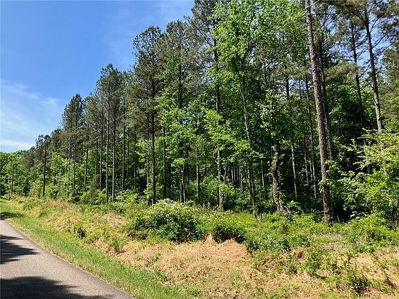 4th image of 325 Rock Fence Rd NW
