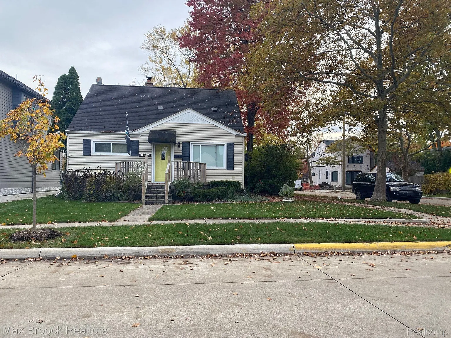 1602 Cole St photo 1