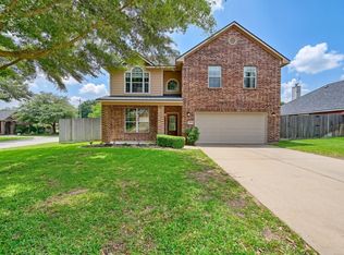 1109 Walnut Bnd, Brenham, TX 77833