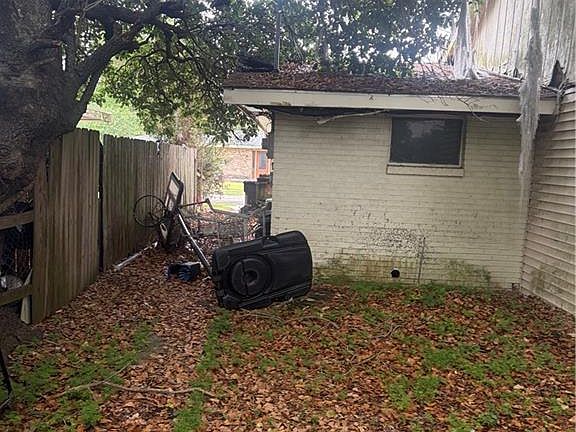 4th image of 137 Roselyn Park Pl
