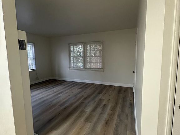 4th image of 645 S Burnside Ave APT 2