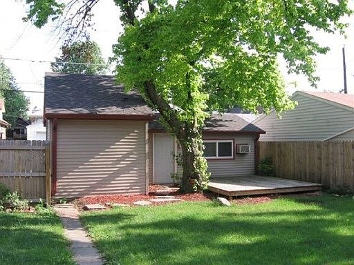 2nd image of 937 Hervey St
