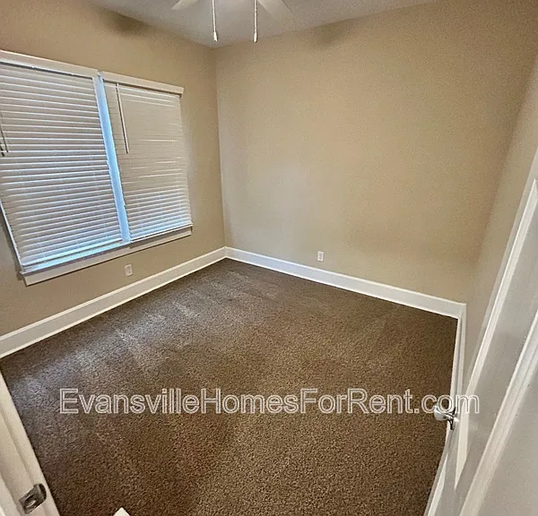 635 S Rotherwood Ave — Photo 6
