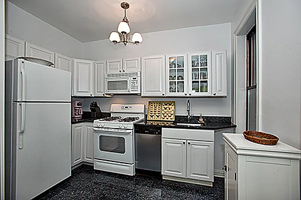 Rented by Avi Nash Associates | media 16