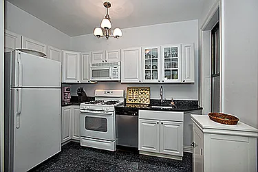 Rented by Avi Nash Associates