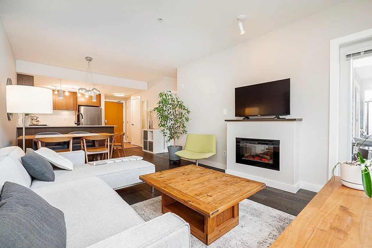 1330 Marine Dr #208 photo 1