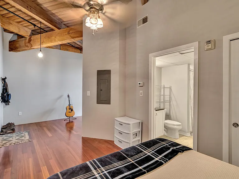 43 Charlton St #405 — Photo 16