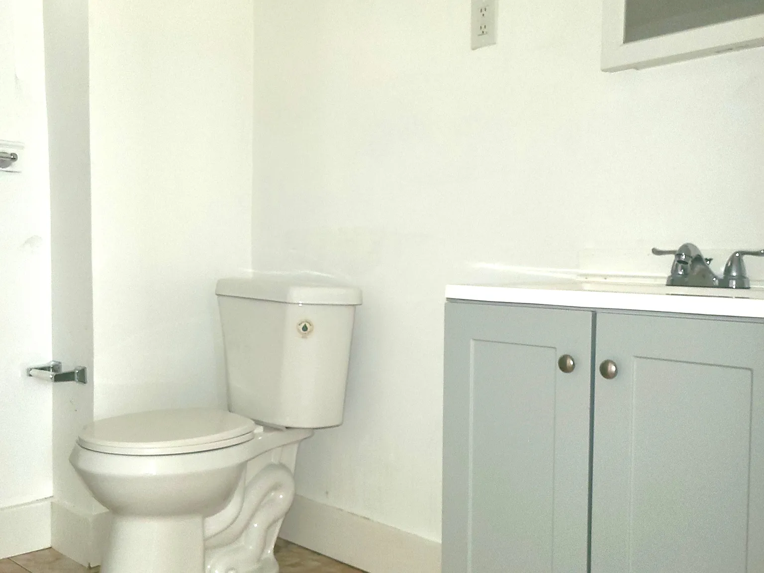 3 bed, 1.5 bath, 900 sqft, $2,850 — Photo 4