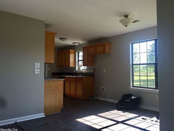 4th image of 127 Olyvia Cir