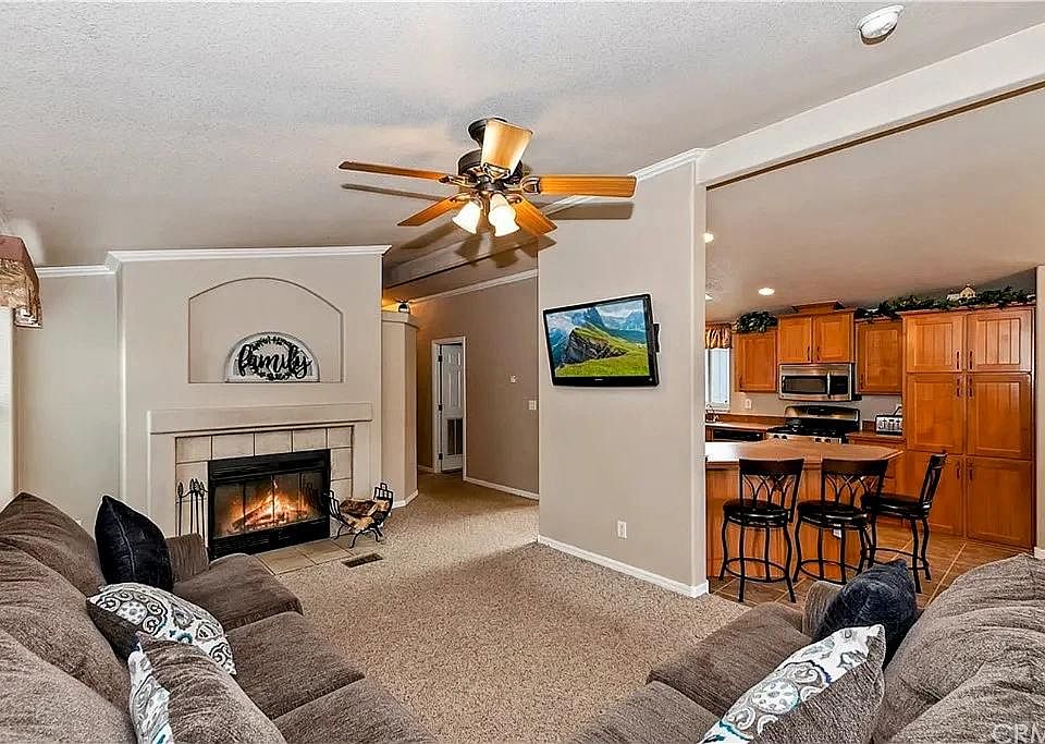1st image of 45929 Parkway Dr