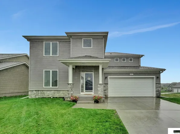 1011 Yoakam Dr, Lincoln, NE 68521