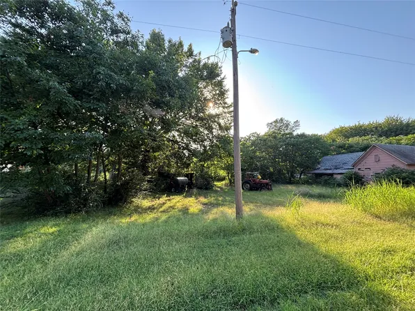 11 N Main St, Hendrix, OK 74741