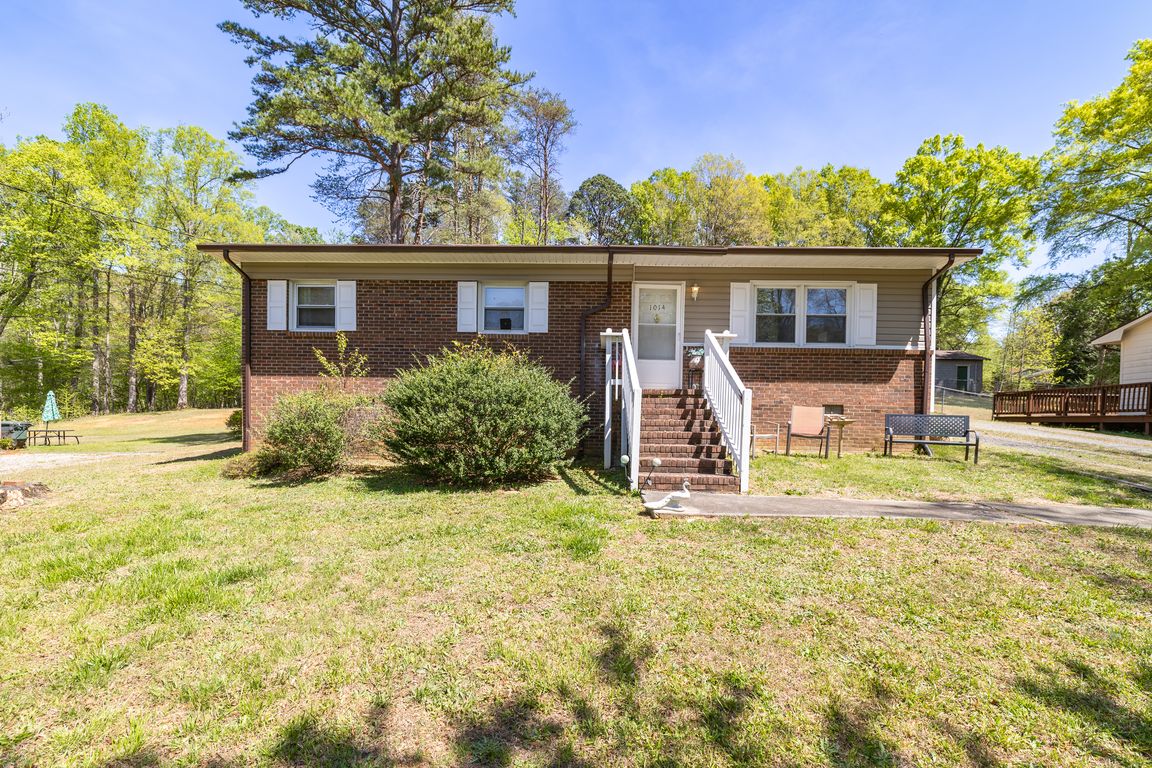 1014 Pine Ln-1
