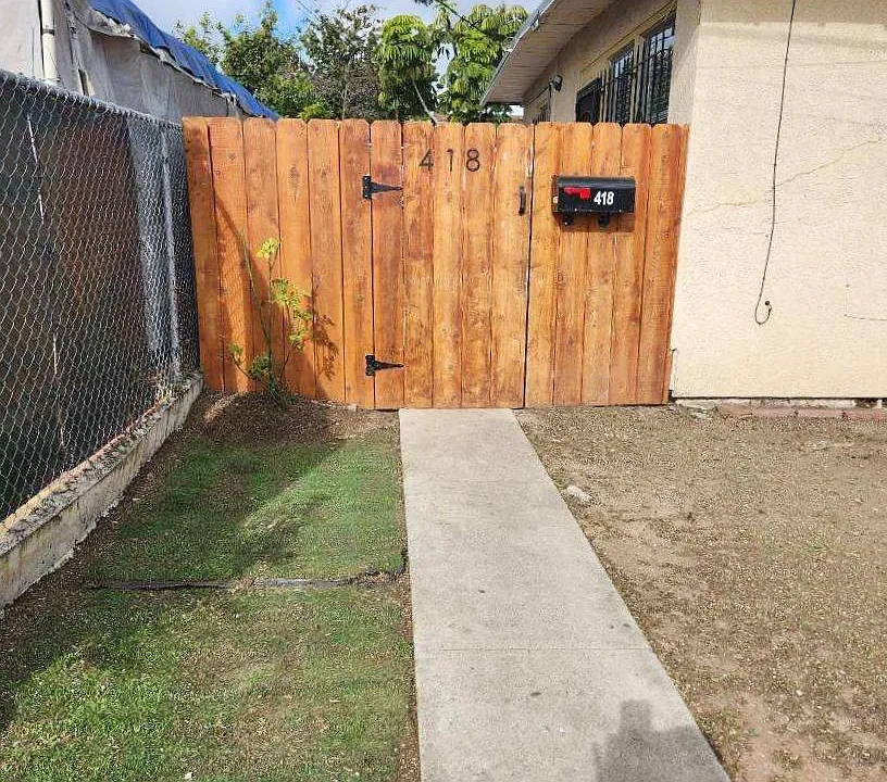 418 Carlos St