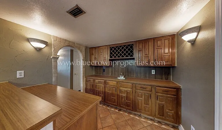 10239 Catalpa Rd — Photo 9