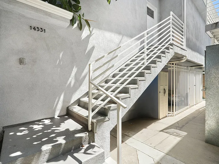 14531 Dickens St — Photo 2