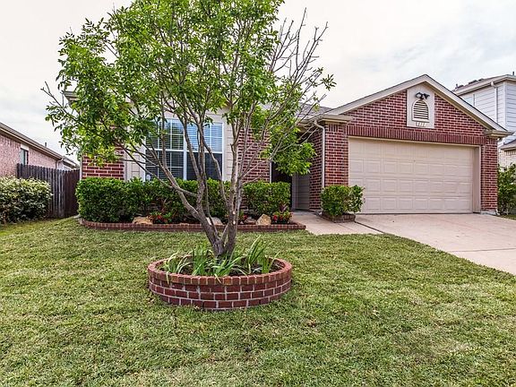 3rd image of 111 Creekview Dr