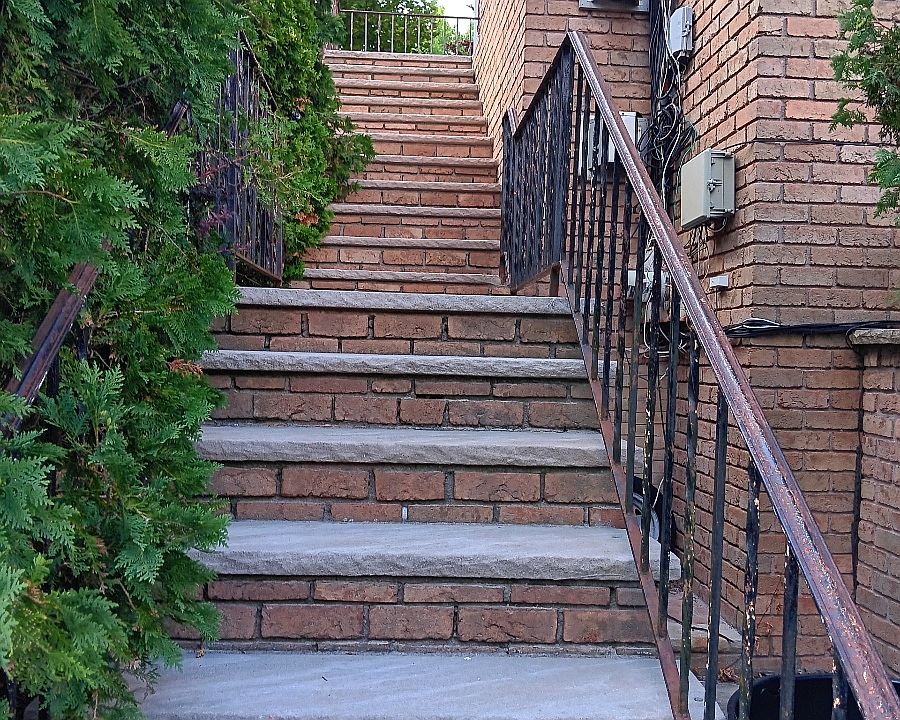 1st image of 247 Kinghorn St #2