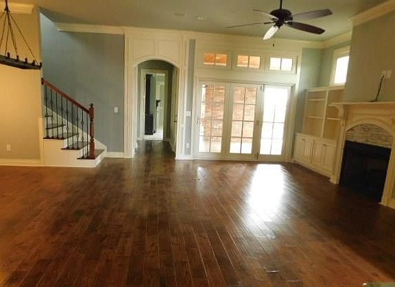 2nd image of 4600 Vista Dr