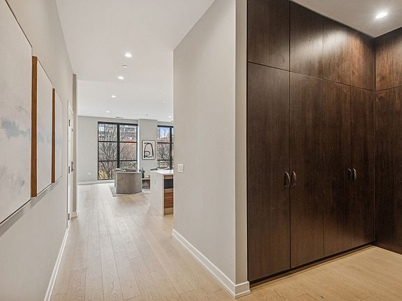 5th image of 123 S Peoria St #P2