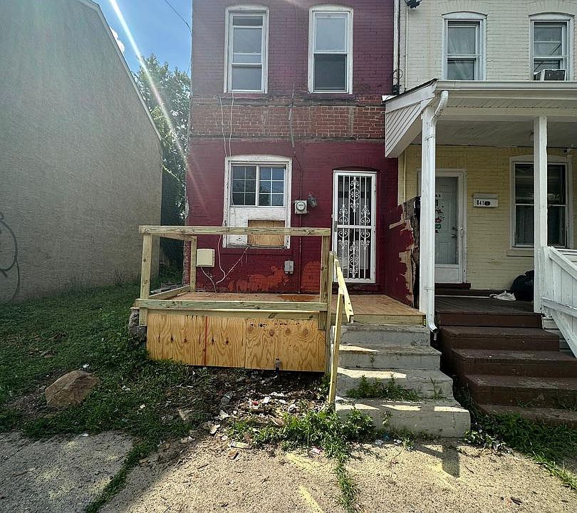 1st image of 639 N Willow St
