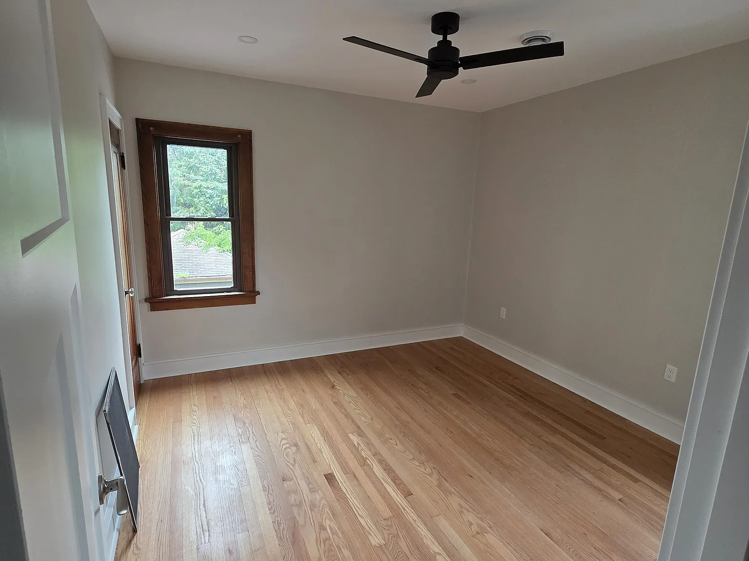 2 bed, 950 sqft, $1,750 — Photo 4