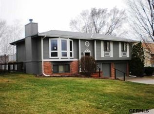 3505 Lookingglass Dr, Bellevue, NE 68123