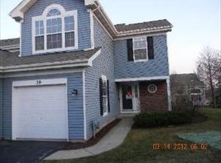 30 Stonegate Ct, Algonquin, IL 60102