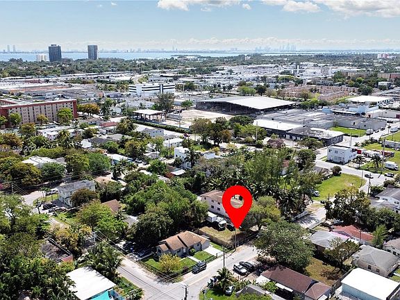 2nd image of 7551 NE Miami Ct