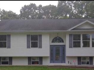 124 Riverside Ave, Mastic Beach, NY 11951