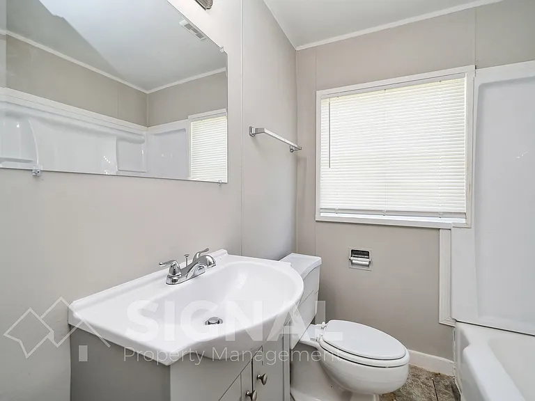 300 Norwood Ave — Photo 11