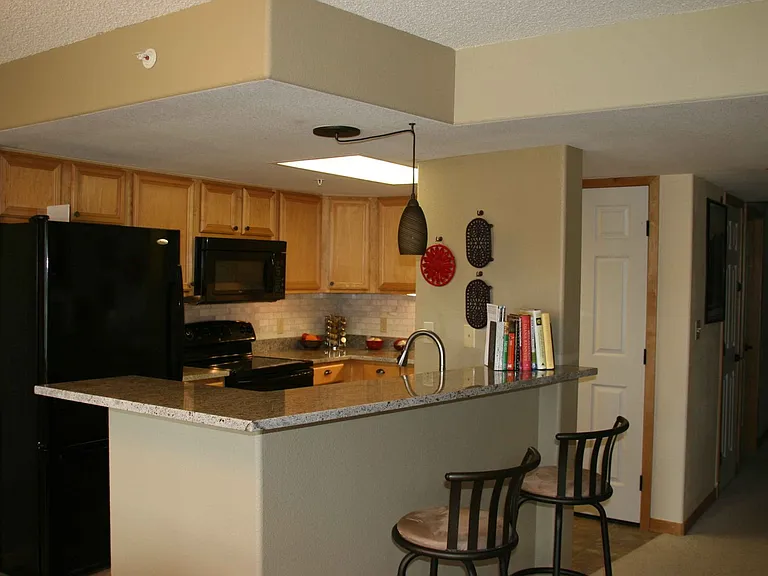 980 Lakepoint Dr #603 — Photo 7